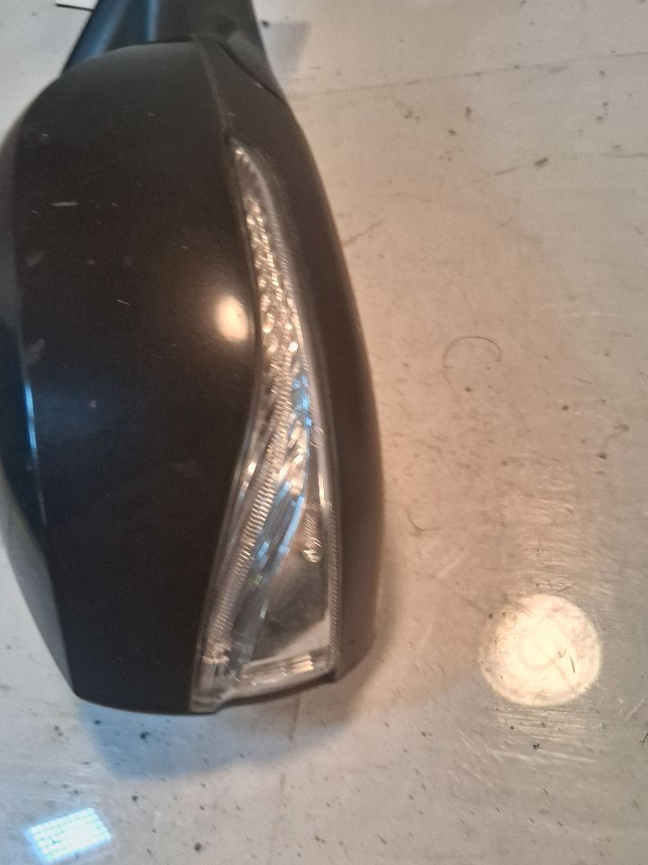 Side View Mirror from a 2017 Infiniti Q50, right side, photo 5