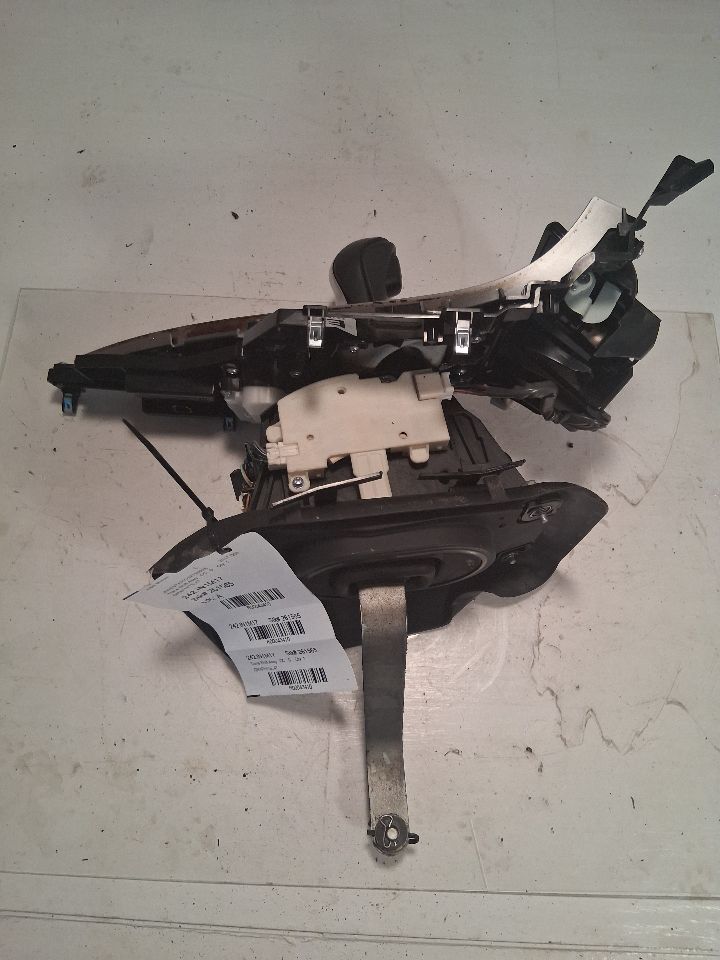Gear Shifter from a 2017 Infiniti Q50, photo 4