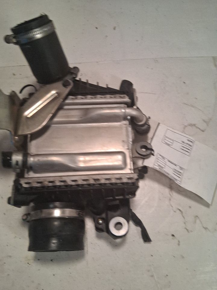 Intercooler from a 2017 Infiniti Q50, right side, photo 1