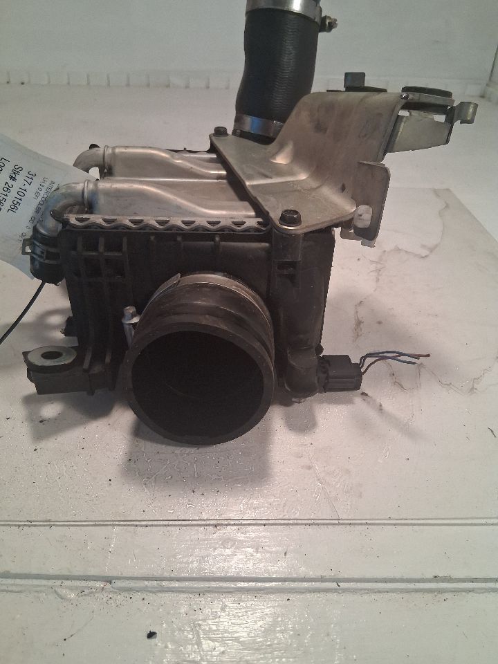 Intercooler from a 2017 Infiniti Q50, left side, photo 4