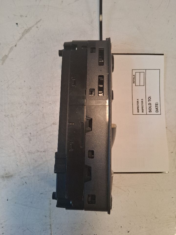 Window Master Switch from a 2017 Infiniti Q50, left side, photo 3