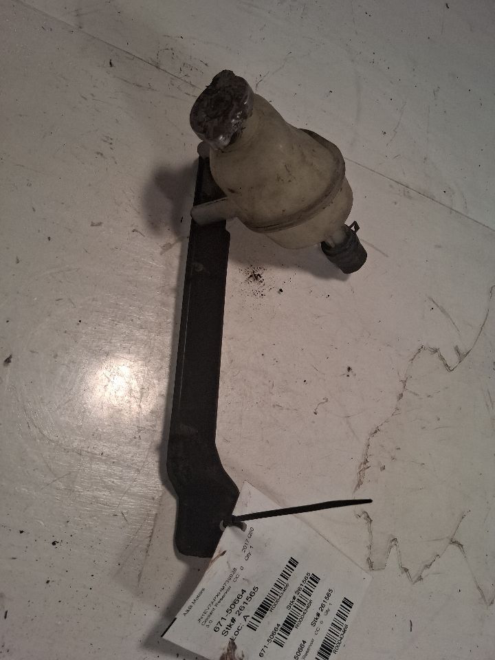Coolant Reservoir from a 2017 Infiniti Q50, photo 1
