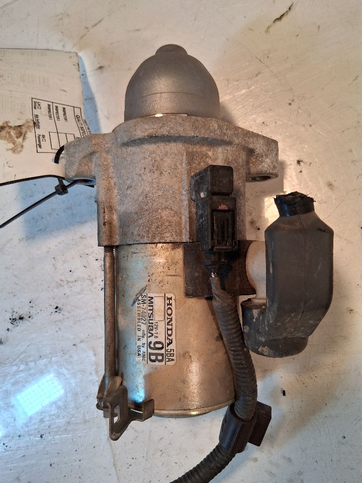 Starter Motor from a 2017 Honda Civic, photo 1