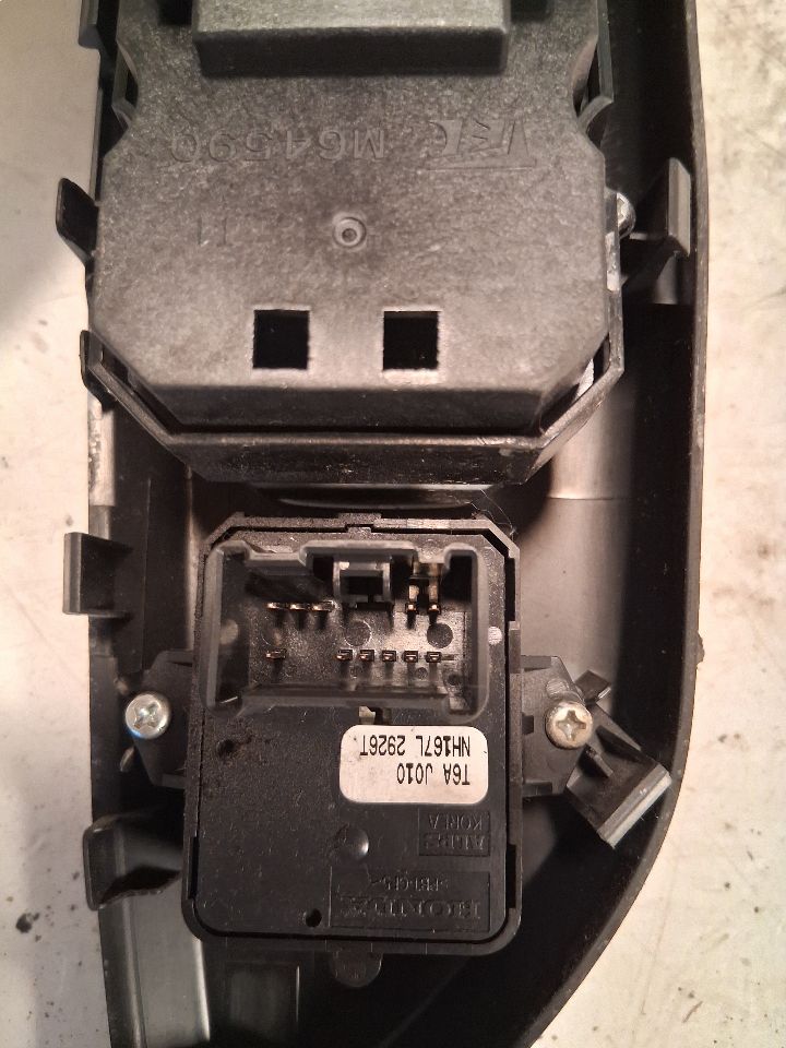Window Master Switch from a 2017 Honda Civic, left side, photo 5