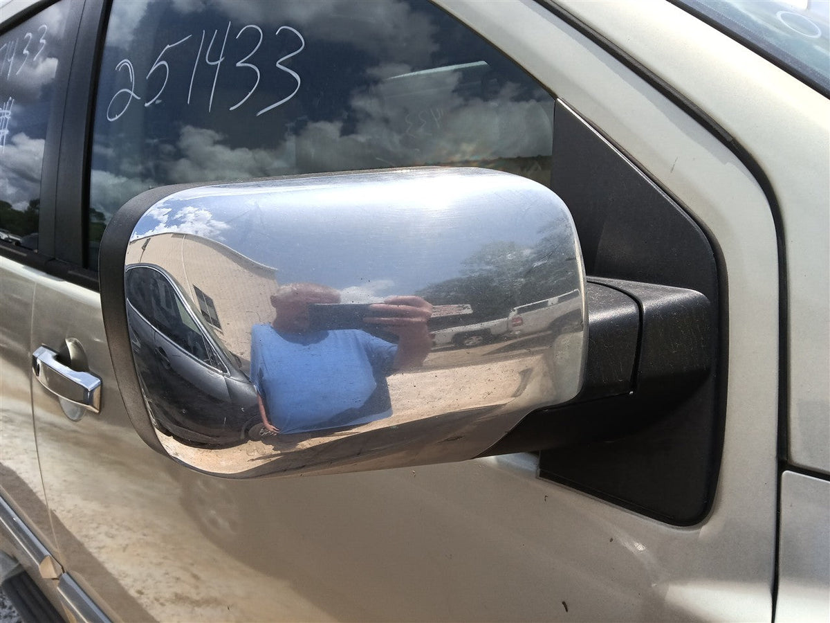 Side View Mirror from a 2009 Infiniti QX56, right side, photo 1