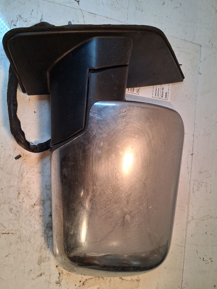 Side View Mirror from a 2009 Infiniti QX56, left side, photo 3