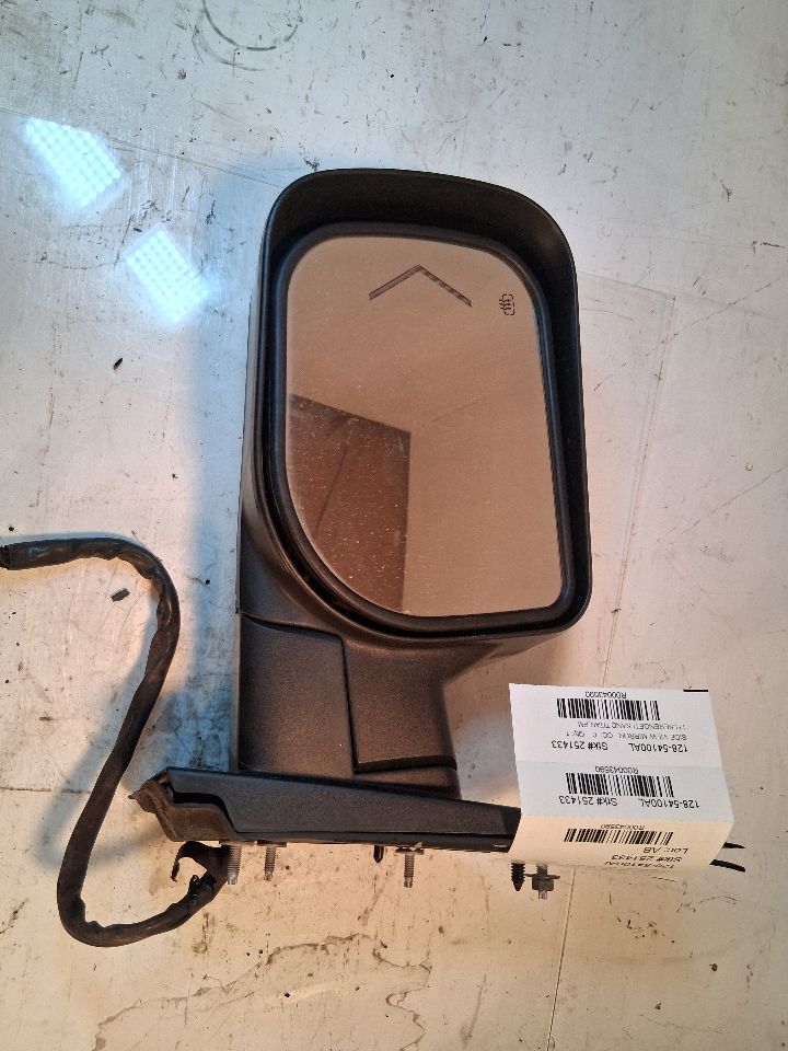 Side View Mirror from a 2009 Infiniti QX56, left side, photo 4
