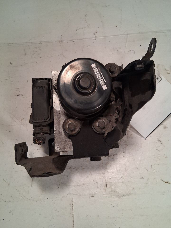 ABS Pump Module from a 2009 Infiniti QX56, photo 1