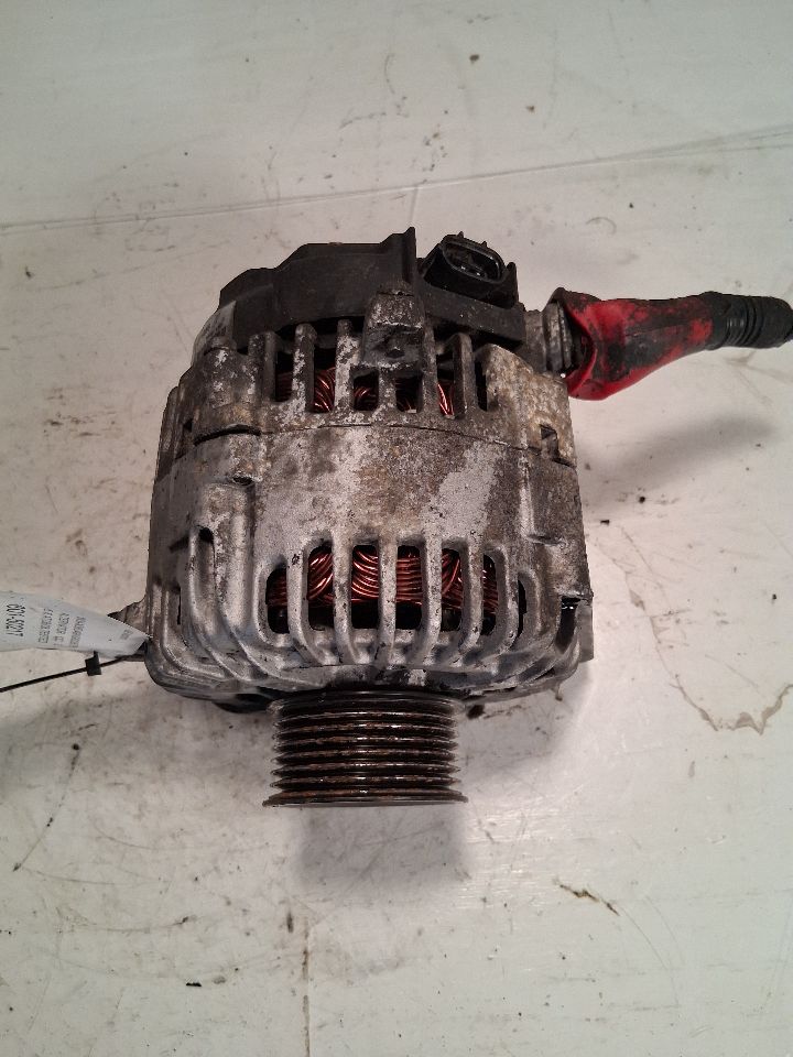 Alternator from a 2009 Infiniti QX56, photo 1
