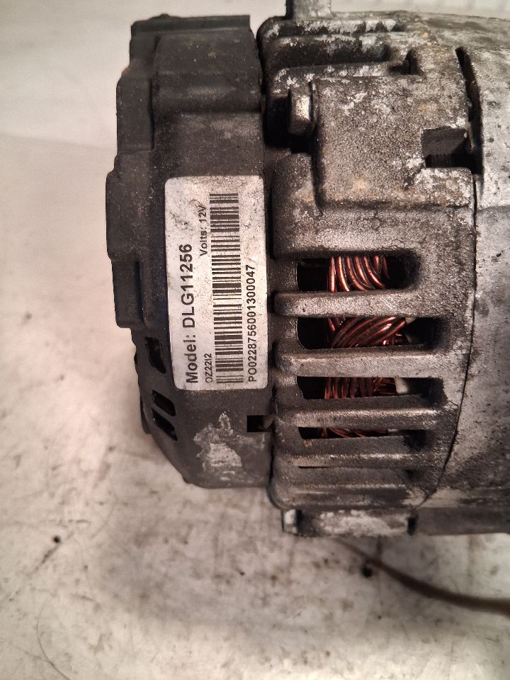 Alternator from a 2009 Infiniti QX56, photo 4