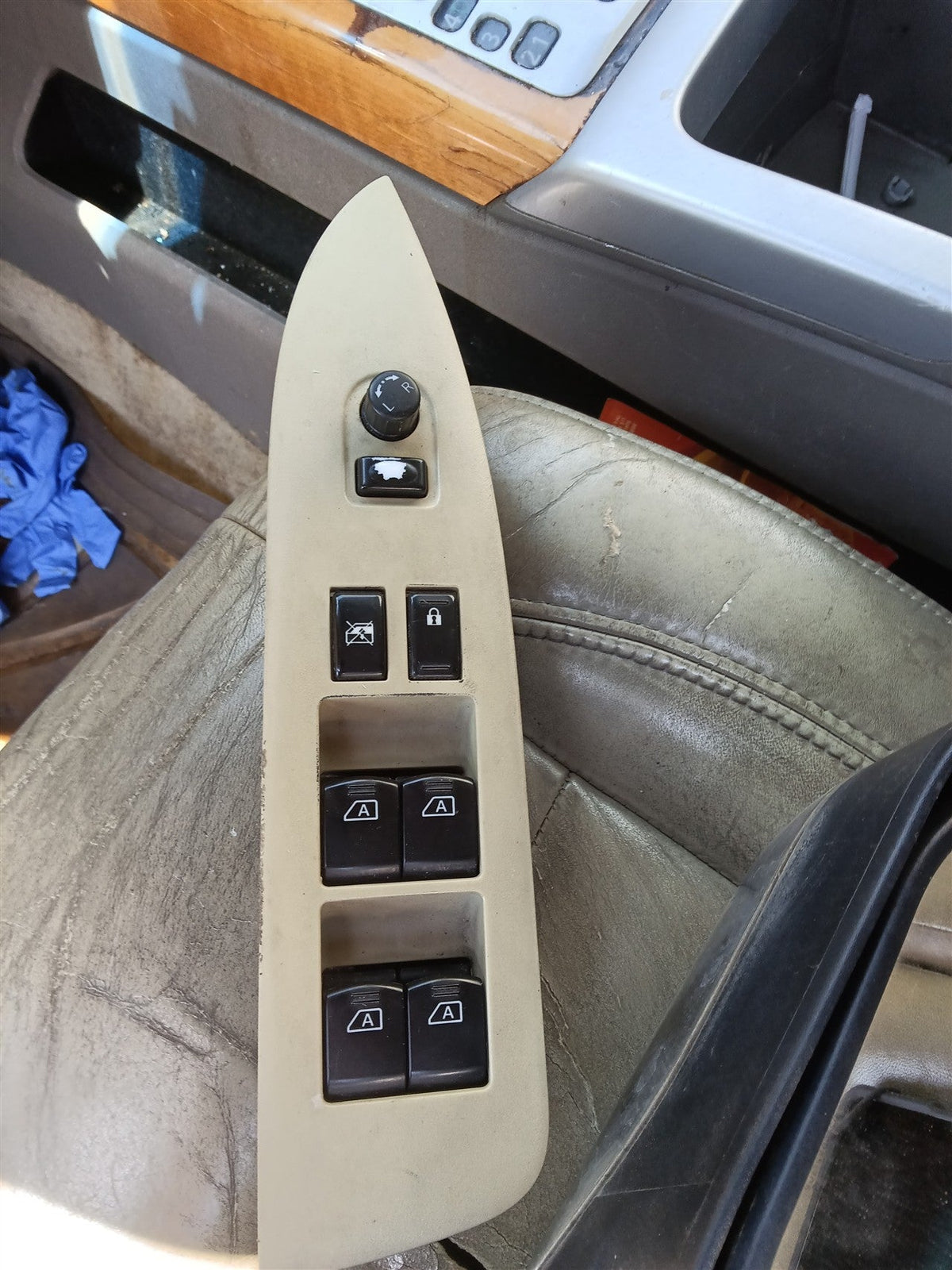 Window Master Switch from a 2009 Infiniti QX56, left side, photo 1