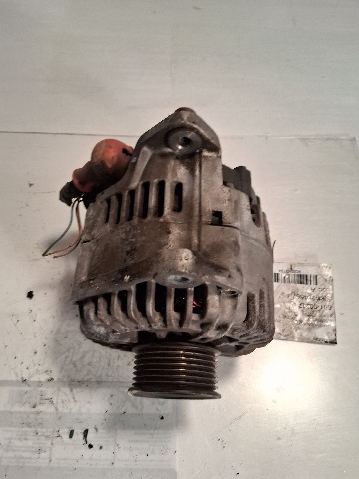 Alternator from a 2008 Nissan Pathfinder, photo 2