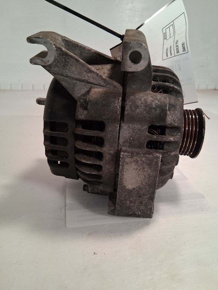 Alternator from a 2003 Pontiac Grand Am, photo 2
