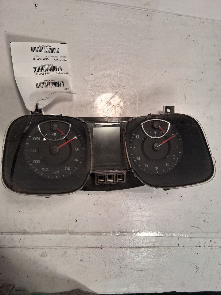 Speedometer Instrument Cluster from a 2013 Chevrolet Malibu, photo 1