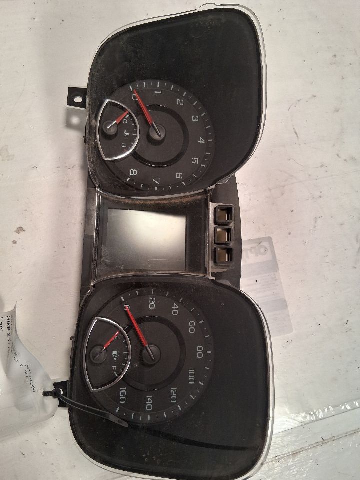 Speedometer Instrument Cluster from a 2013 Chevrolet Malibu, photo 2