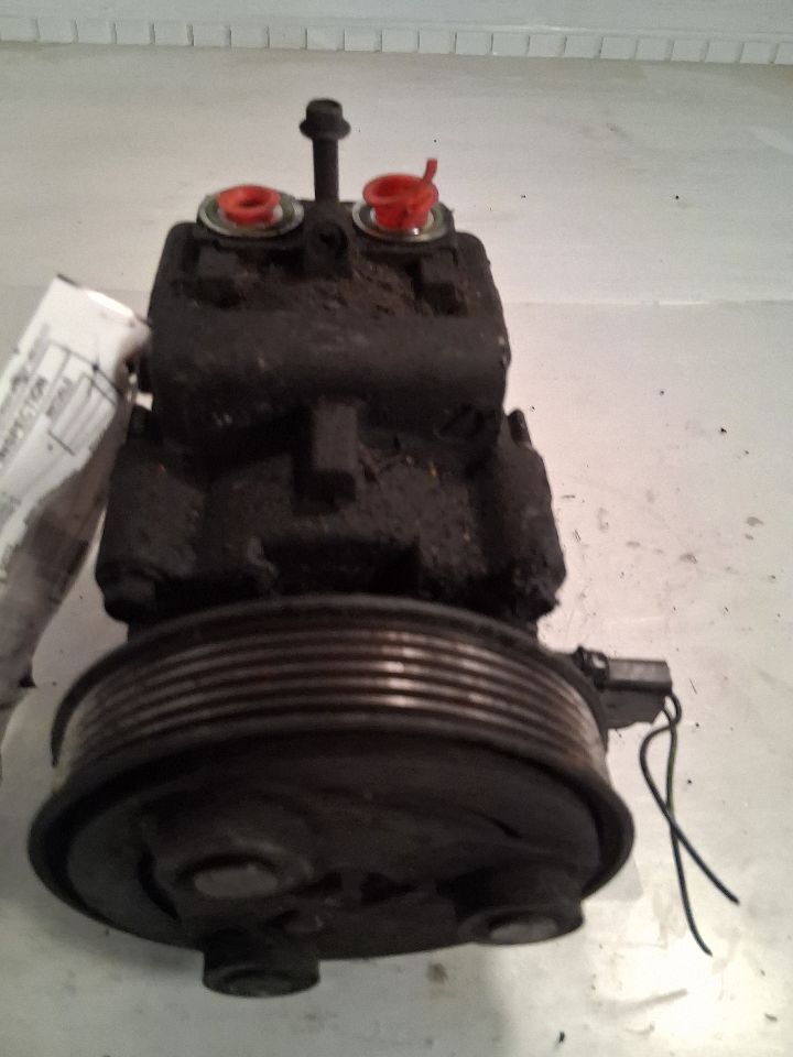 AC Compressor from a 2006 Ford Focus, photo 1
