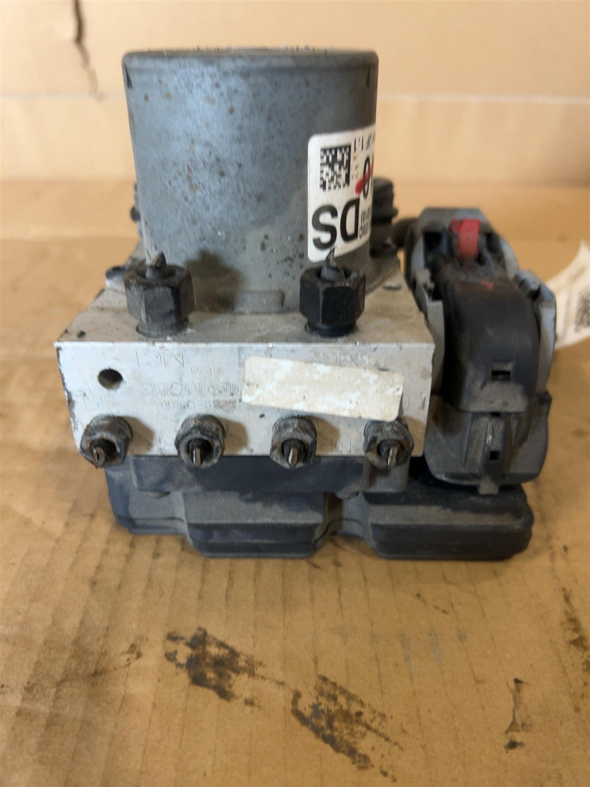 ABS Pump Module from a 2016 Kia Optima, photo 2