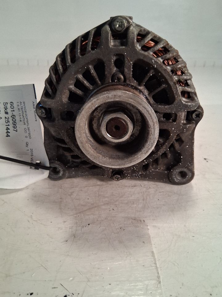 Alternator from a 2015 Nissan Versa, photo 1