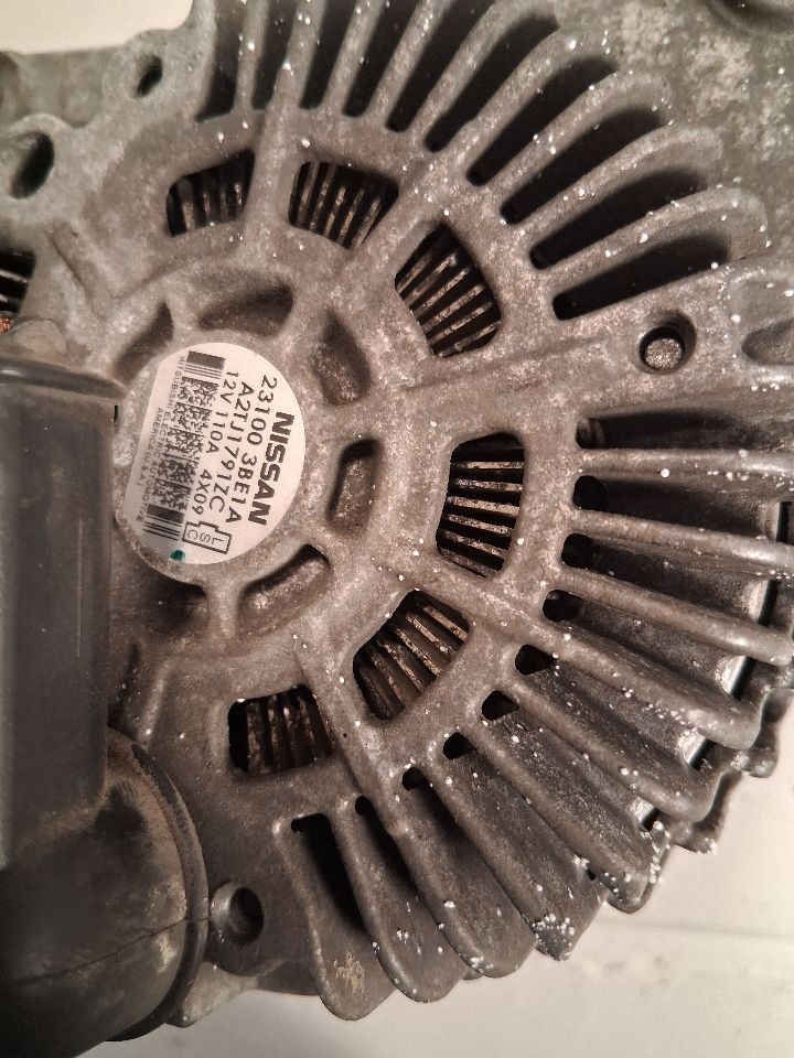 Alternator from a 2015 Nissan Versa, photo 3