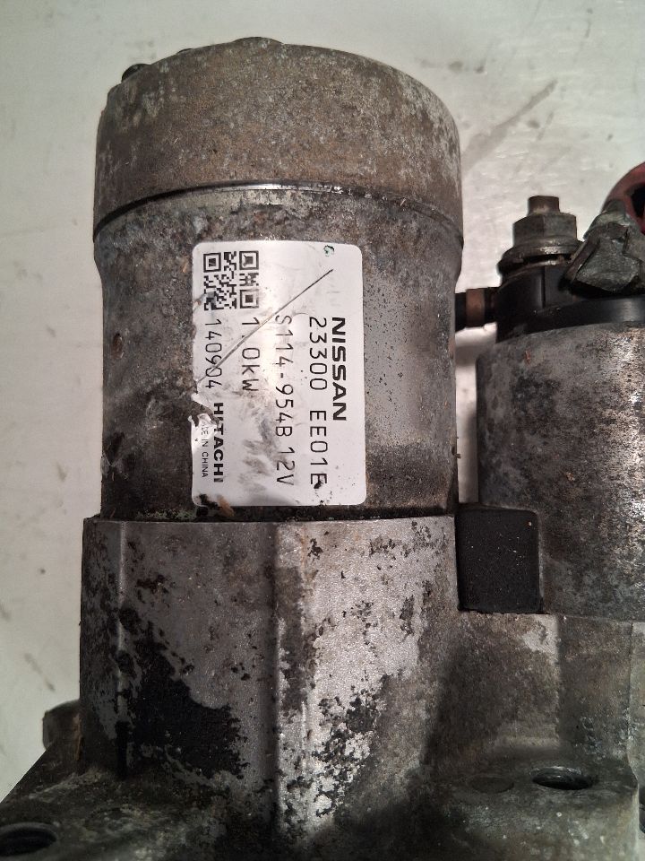 Starter Motor from a 2015 Nissan Versa, photo 2