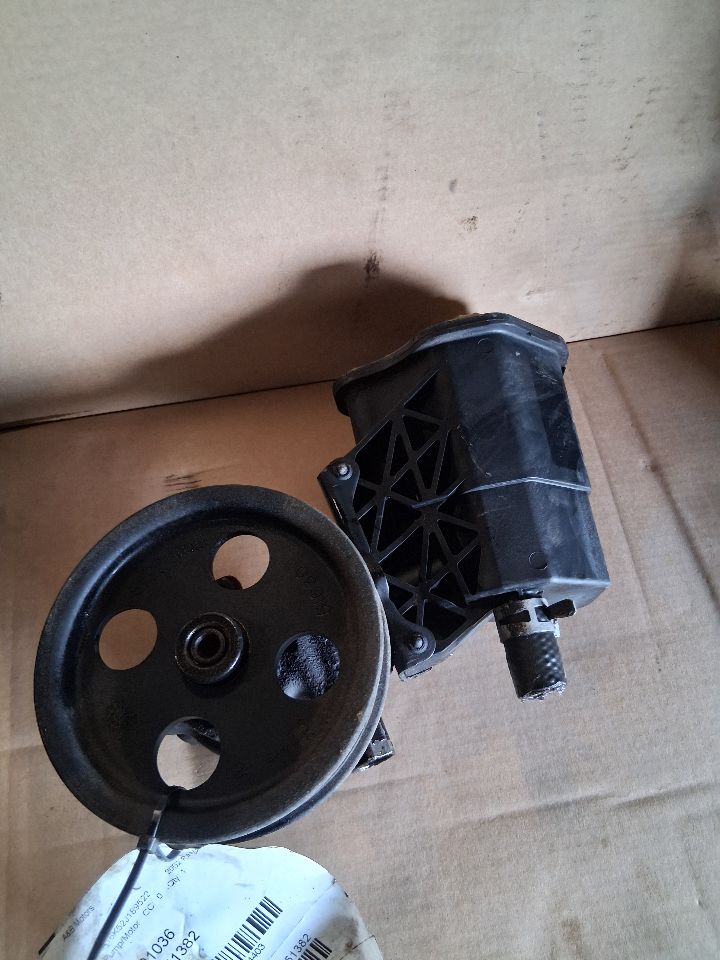 Power Steering Pump from a 2002 Dodge Ram 1500, photo 1
