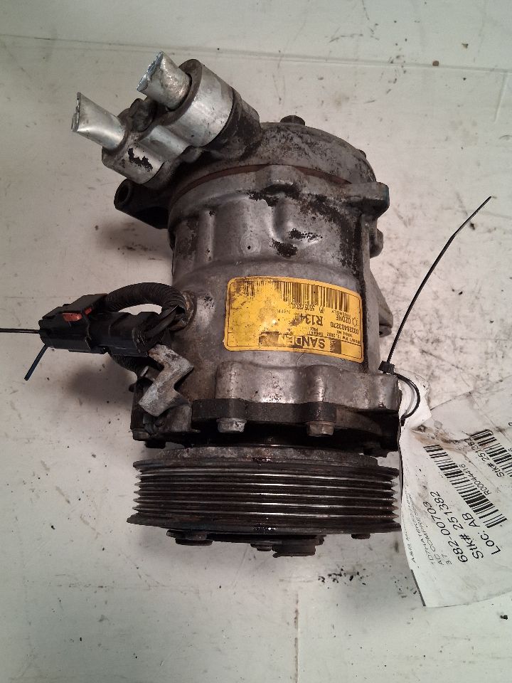 AC Compressor from a 2002 Dodge Ram 1500, photo 1