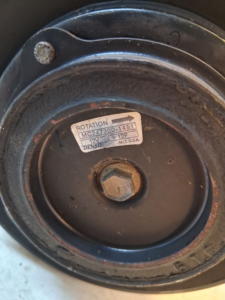 AC Compressor from a 2005 Toyota Corolla, photo 3