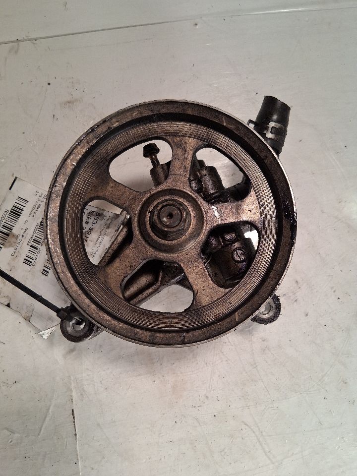Power Steering Pump from a 2005 Honda Odyssey, photo 1