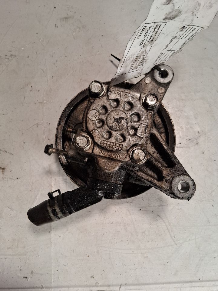 Power Steering Pump from a 2005 Honda Odyssey, photo 2