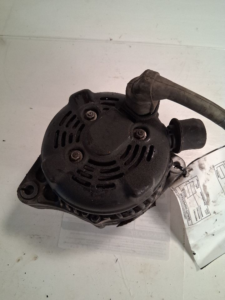Alternator from a 2005 Honda Odyssey, photo 2