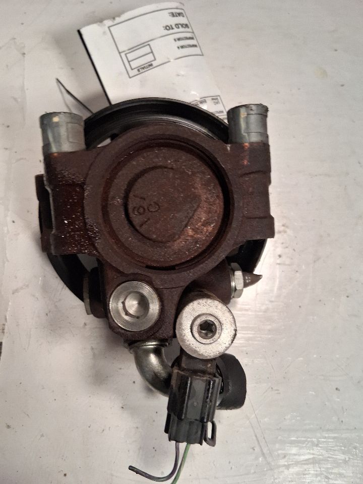 Power Steering Pump from a 2009 Ford Taurus, photo 2