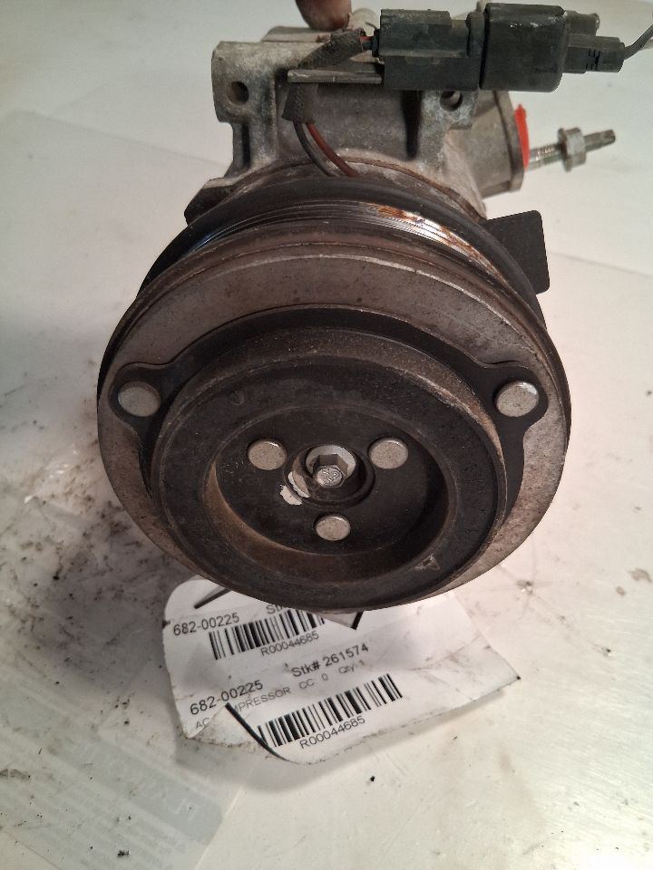 AC Compressor from a 2009 Ford Taurus, photo 3