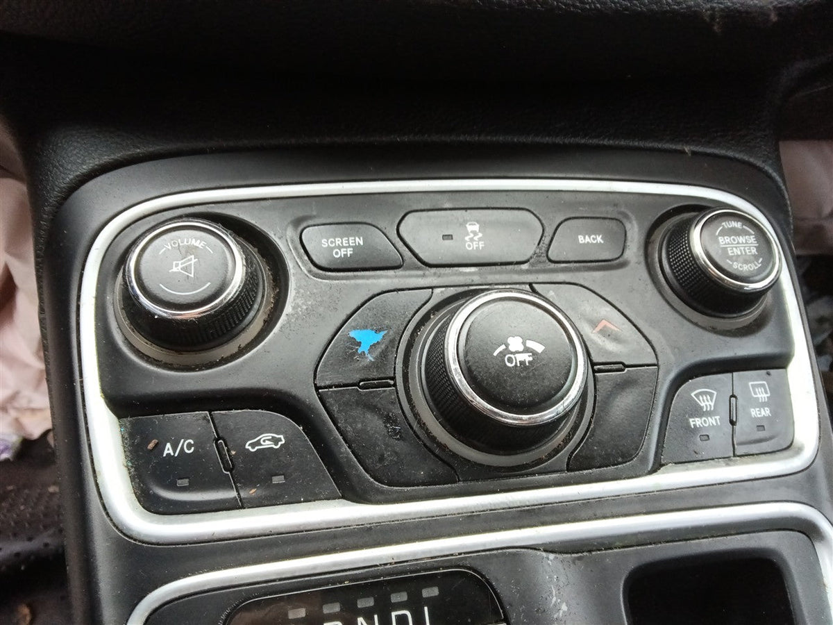 Climate Control Panel from a 2015 Chrysler 200, photo 1