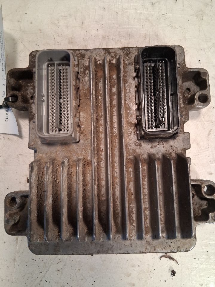 Engine Control Module (ECM/PCM) from a 2012 Chevrolet Silverado 1500, photo 2