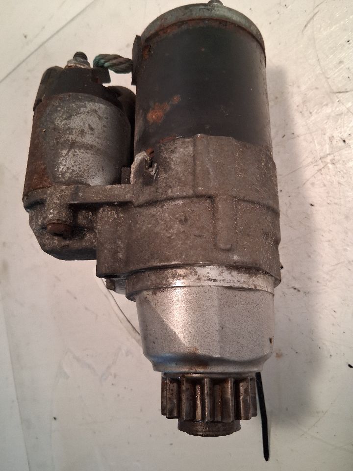 Starter Motor from a 2013 Nissan Altima, photo 4