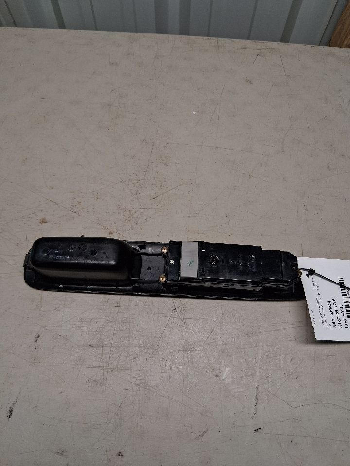 Window Master Switch from a 2004 Toyota Avalon, left side, photo 3