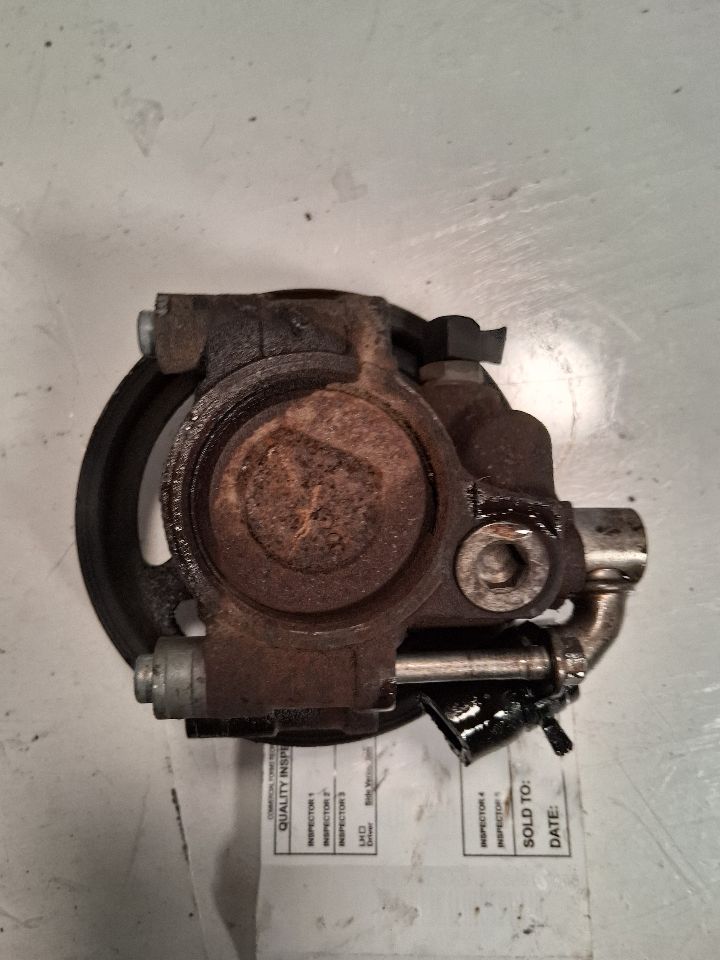 Power Steering Pump from a 2006 Ford Expedition, photo 2