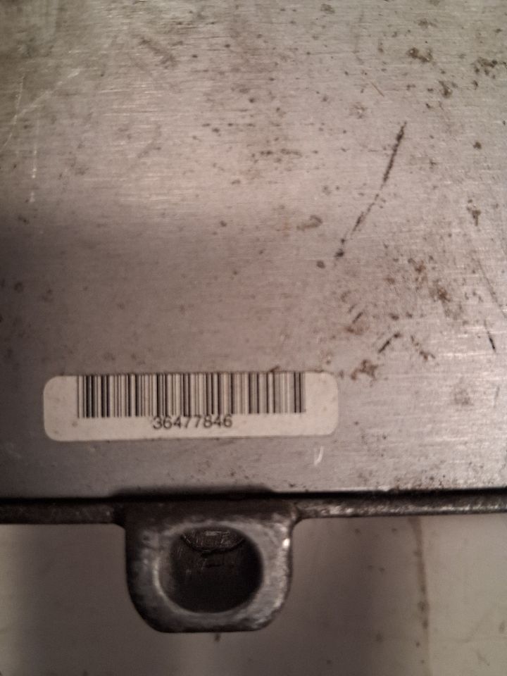 Engine Control Module (ECM/PCM) from a 2006 Ford Expedition, photo 4
