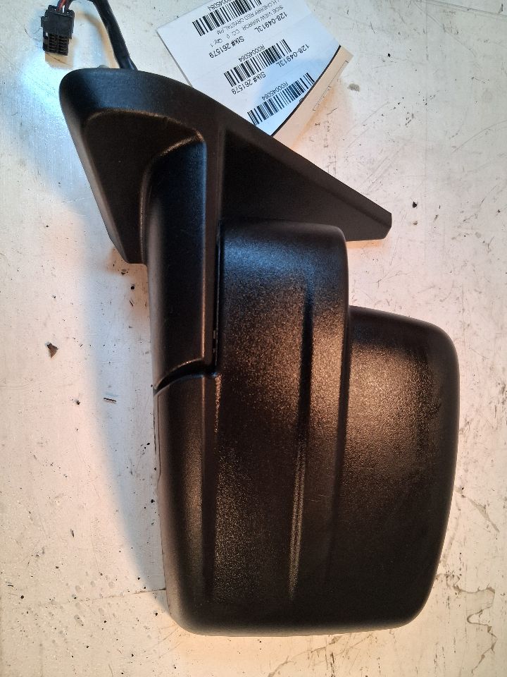 Side View Mirror from a 2016 Jeep Patriot, left side, photo 3
