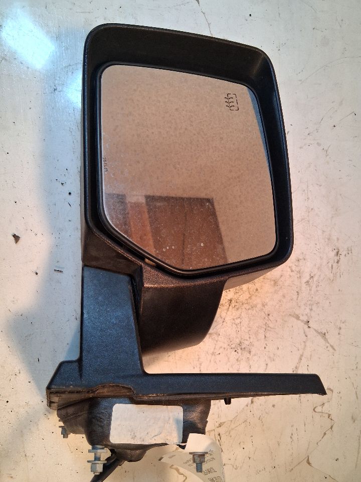 Side View Mirror from a 2016 Jeep Patriot, left side, photo 4