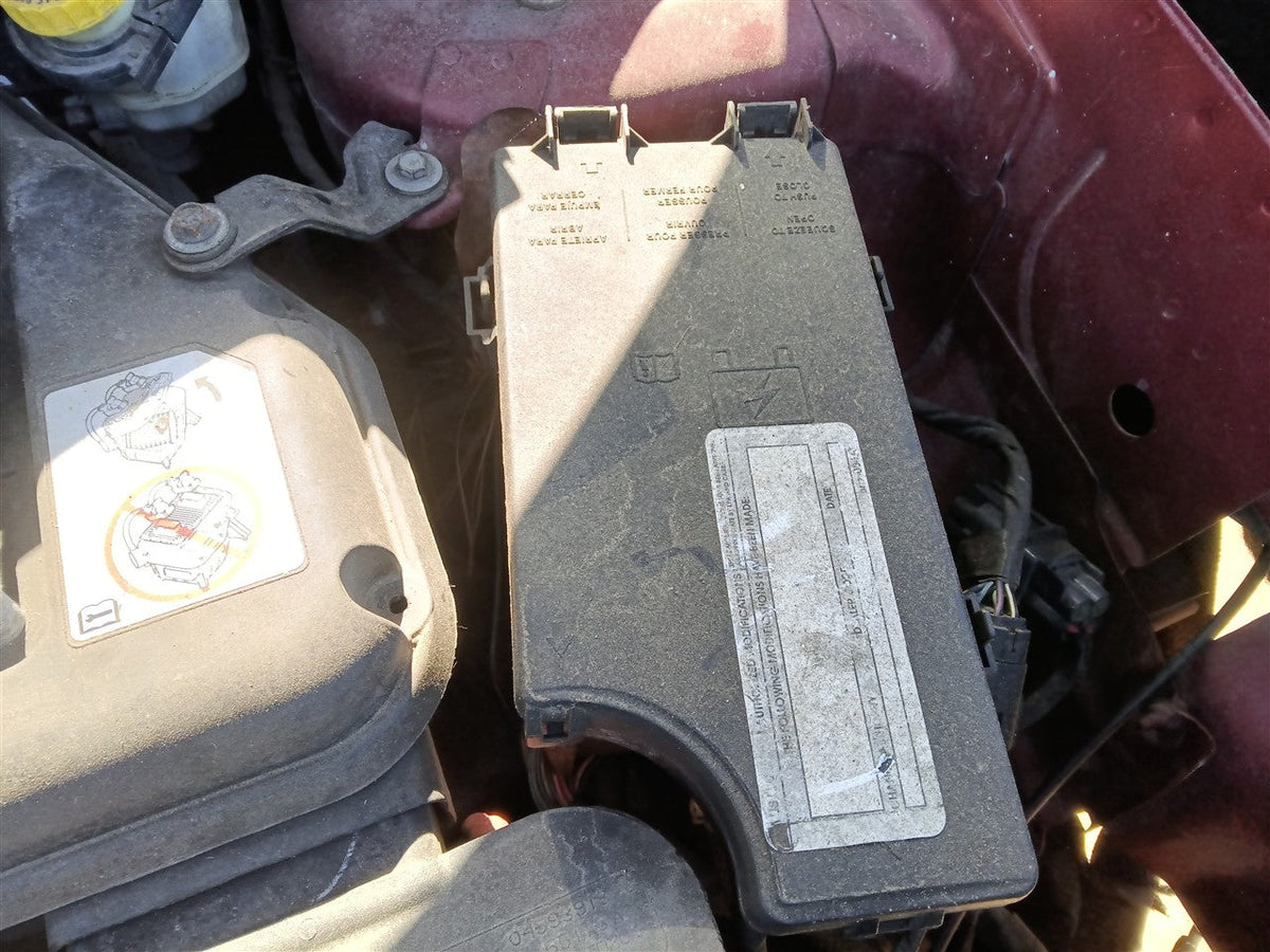 Body Control Module (BCM) from a 2016 Jeep Patriot, photo 1