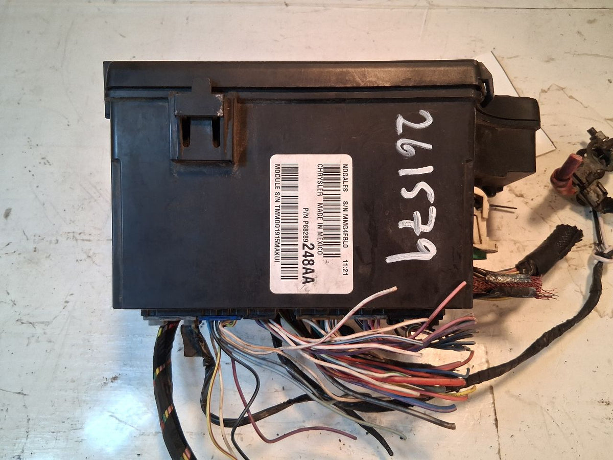 Body Control Module (BCM) from a 2016 Jeep Patriot, photo 3