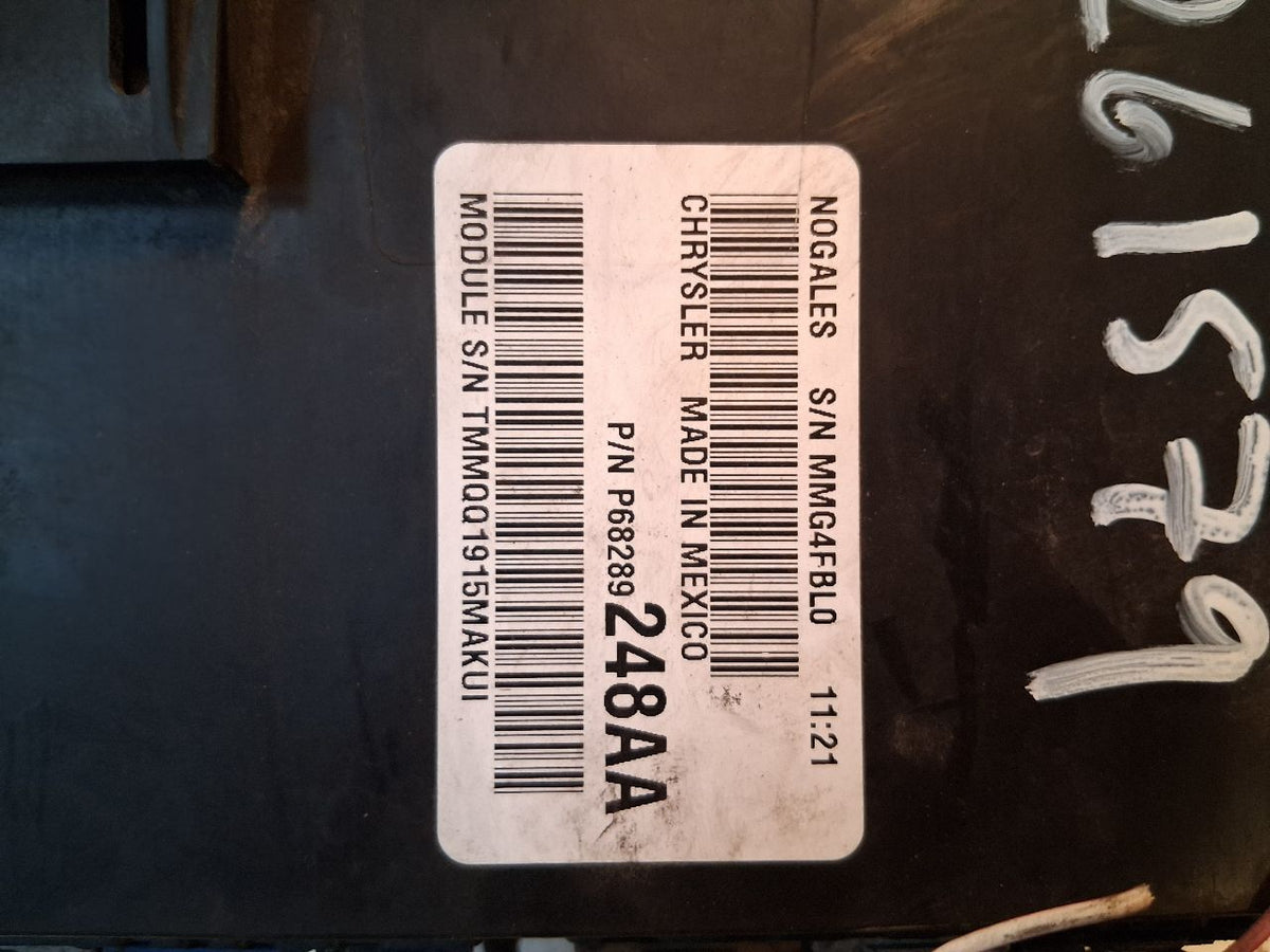 Body Control Module (BCM) from a 2016 Jeep Patriot, photo 4