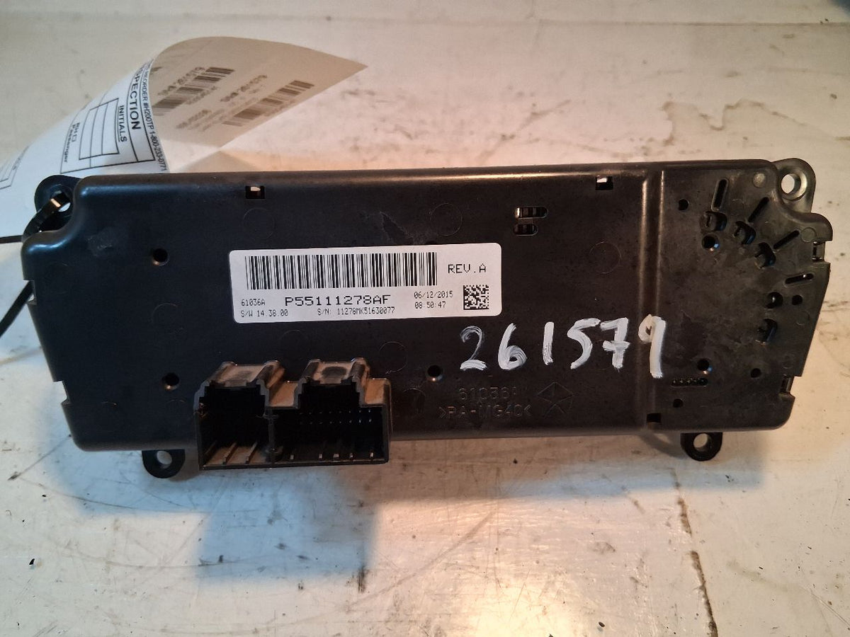 Climate Control Panel from a 2016 Jeep Patriot, photo 5