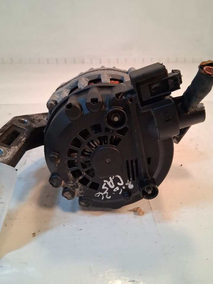 Alternator from a 2016 Ford Focus, photo 3