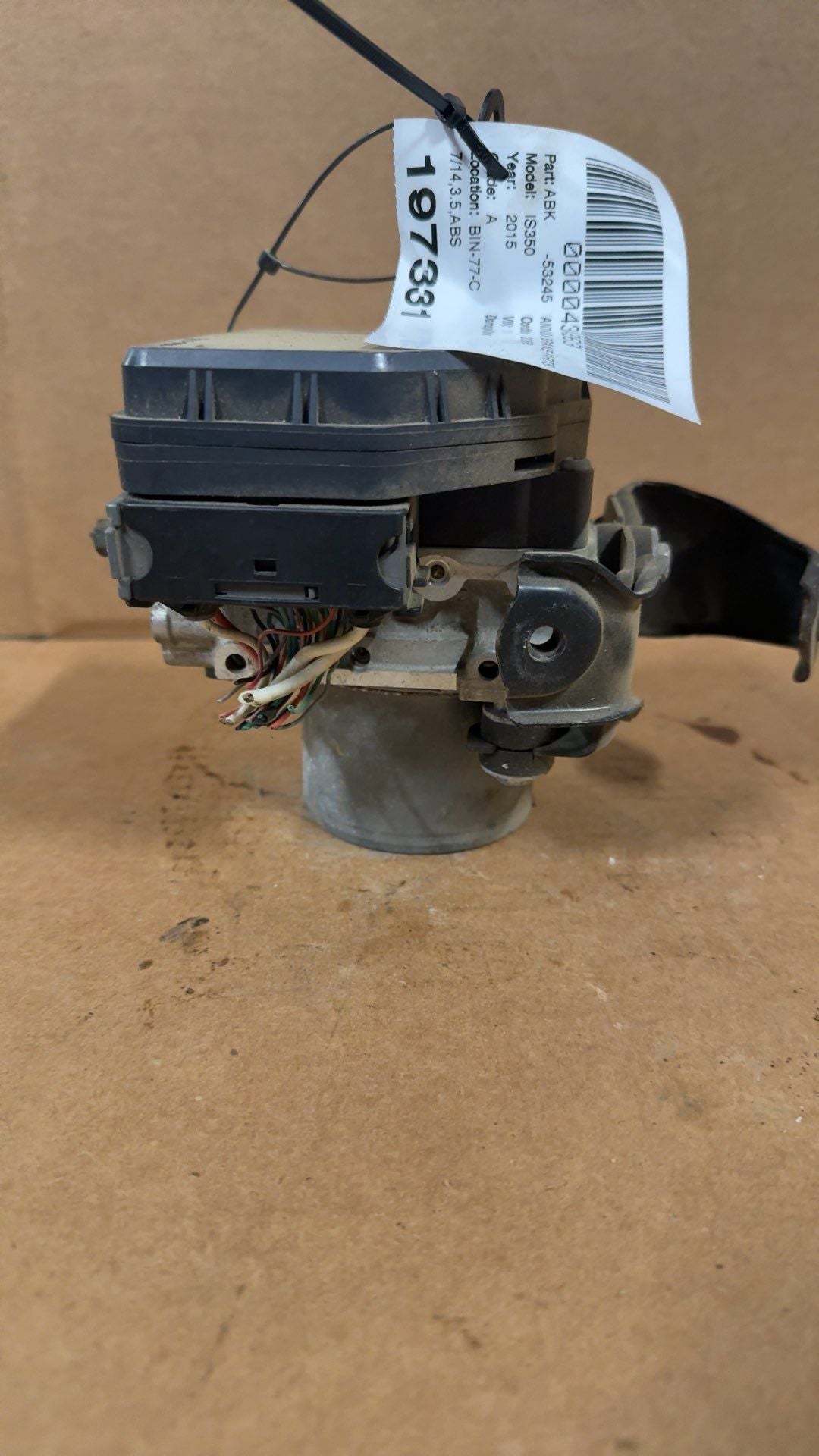 ABS Pump Module from a 2015 Lexus IS350, photo 2