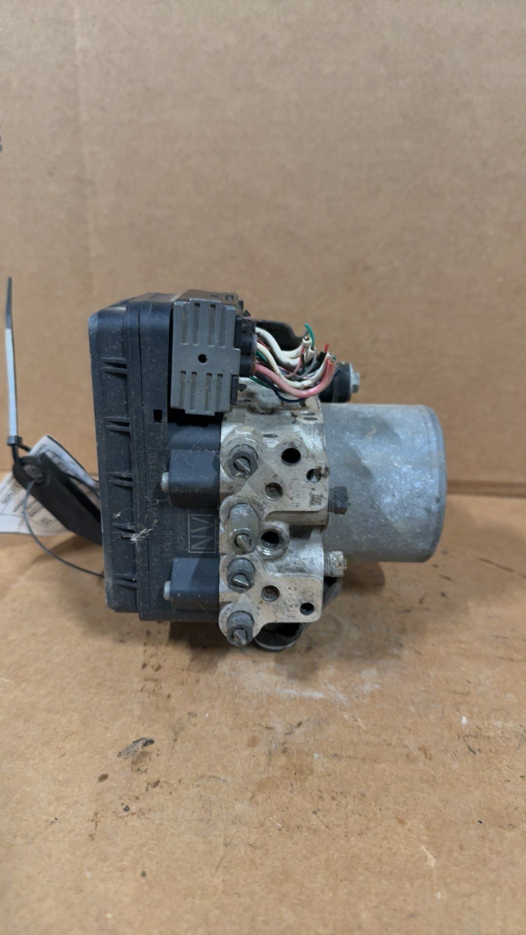 ABS Pump Module from a 2015 Lexus IS350, photo 3