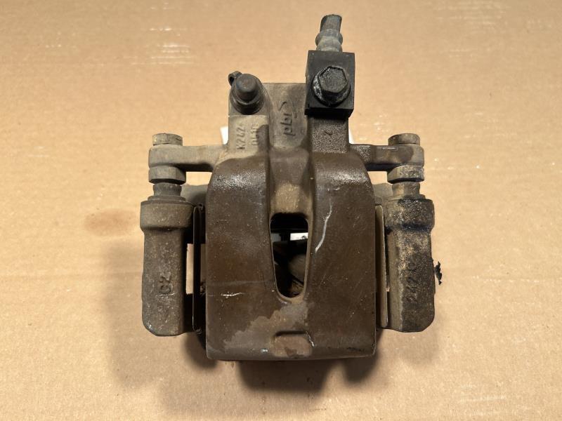 Brake Caliper from a 2005 Dodge Magnum, rear, right side, photo 2