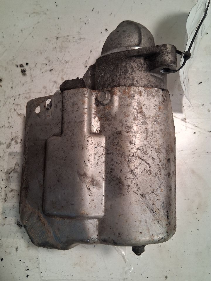 Starter Motor from a 2012 Hyundai Azera, photo 1