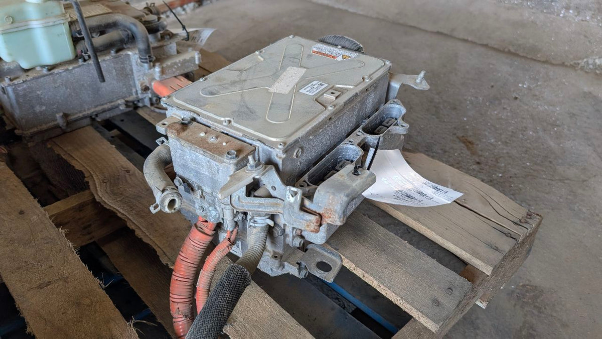 Inverter / Charger from a 2009 Nissan Altima, photo 3